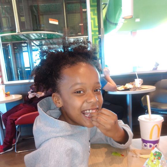 Meet your Posher, Shean - Picture 1 of 1